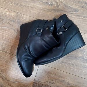 Blowfish Faux Leather Wedge Booties Size 8.5